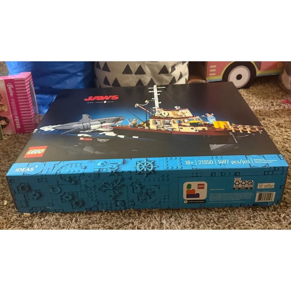 Lego Ideas Jaws Diorama Building Set (NWT) 21350 - Picture 4 of 6